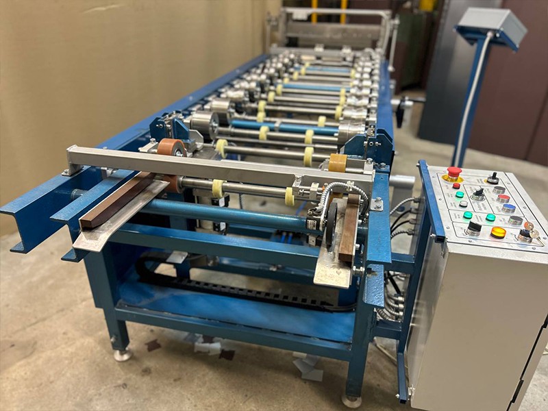 Прокатный станок для клик фальца SLP-1 auto с функцией вырубки 