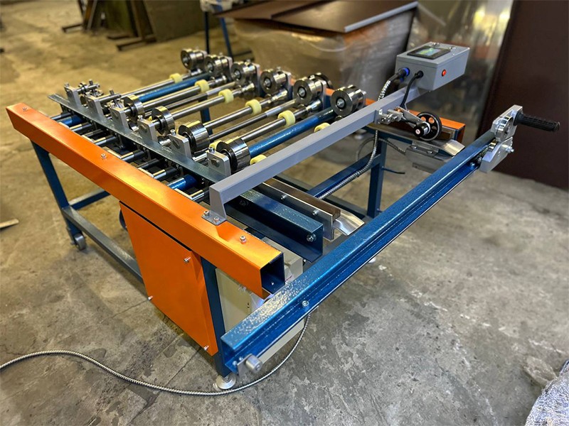 Станок для кровли Ф3 с датчиком длины