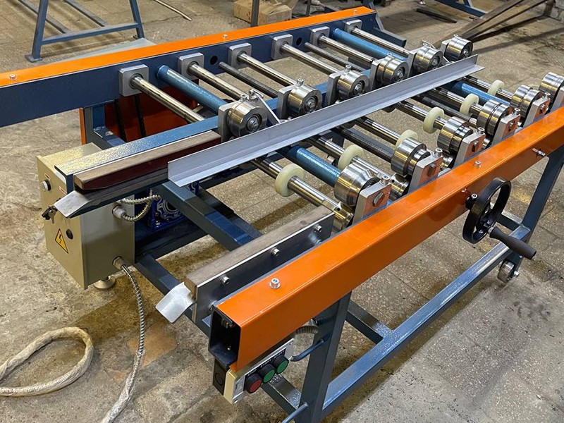 Станок для завальцовки кромок ЗВ-1