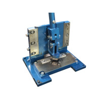 Высечной пресс для угловых кассет